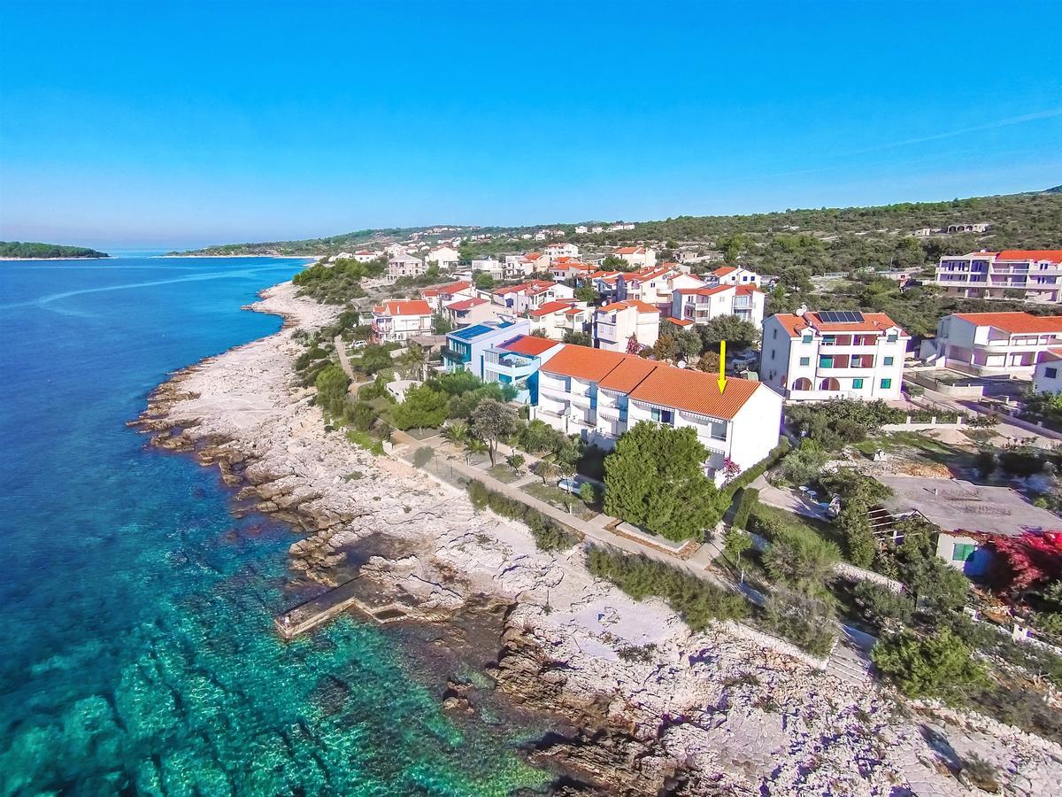 Apartments Sandy Рогозница Экстерьер фото